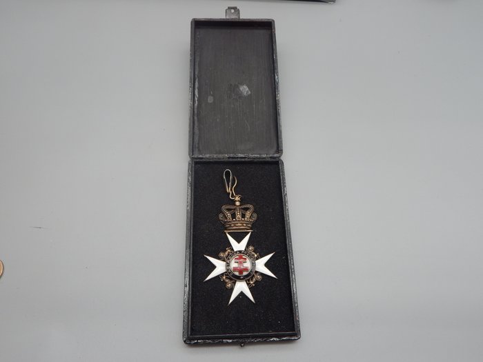 Storbritannien - Badge - masonic silver knight templar jewel in wooden box - 20. - sidst i