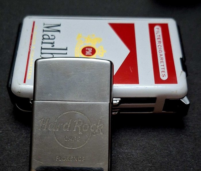 Zippo, Hard Rock Cafe Florence Año  2016 Mes Marzo Y Pitillera con Mechero Marlboro - Lighter - Stål -  (2)