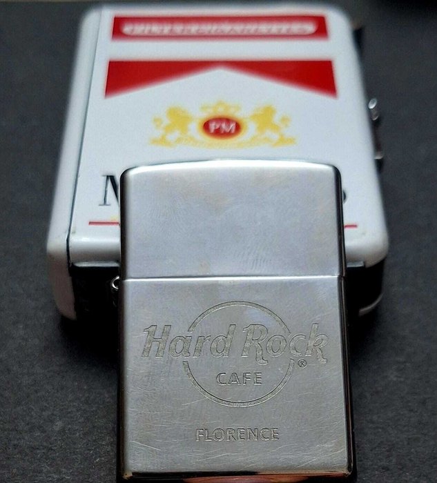 Zippo, Hard Rock Cafe Florence Año  2016 Mes Marzo Y Pitillera con Mechero Marlboro - Lighter - Stål -  (2)