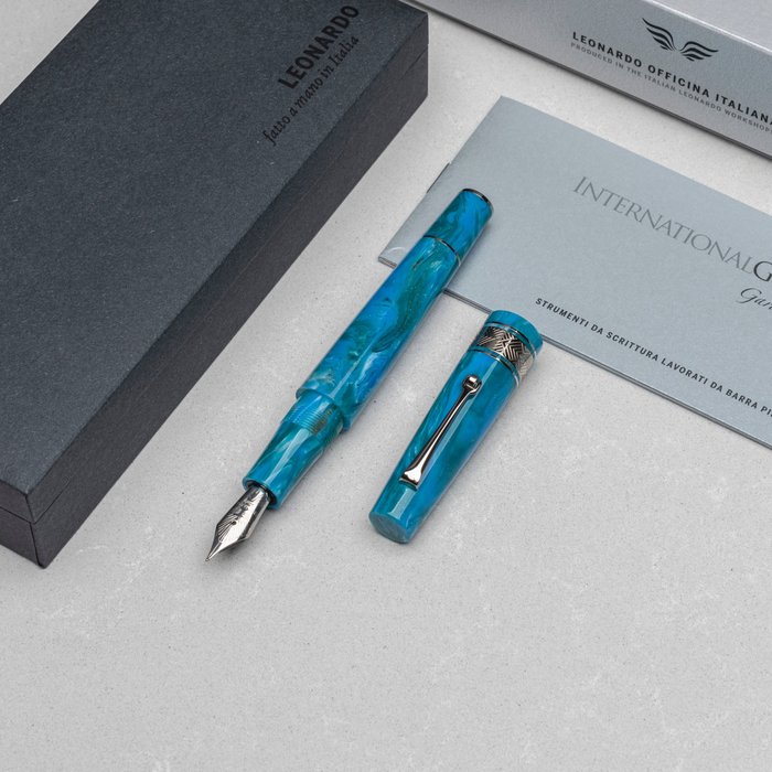 Supernova regular Star light Blue - Leonardo pens - Fyldepen