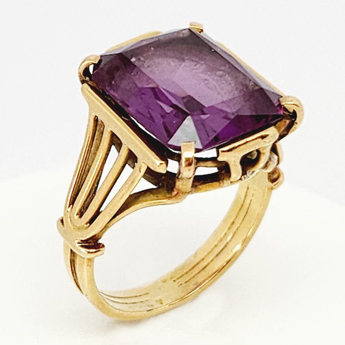 Ring - 18 kraat Gulguld -  7.00ct. tw. Spinel