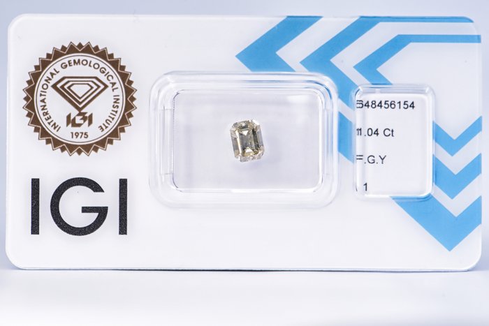 Ingen mindstepris - 1 pcs Diamant  (Naturfarvet)  - 1.04 ct - Smaragd - Fancy Grønlig Gul - I1 - International Gemological Institute (IGI)