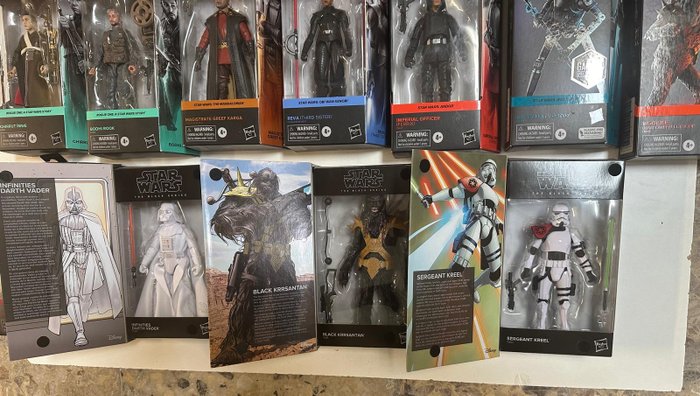 Hasbro  - Actionfigur Hasbro - Impresionante Lote Star Wars de 25 figuras Black Series estado nuevo precintando unpunched - 2020+ - Spanien