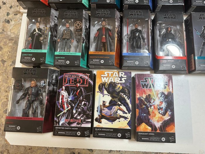 Hasbro  - Actionfigur Hasbro - Impresionante Lote Star Wars de 25 figuras Black Series estado nuevo precintando unpunched - 2020+ - Spanien