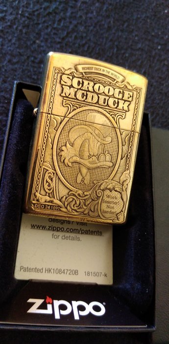 Zippo - Dagobert Duck - The richest Duck in the World - armor case - golden brass - ne - Lommelighter - Stål (rustfrit)