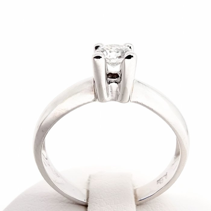 Ring - 18 kraat Hvidguld -  025ct tw Diamant (Naturfarvet)