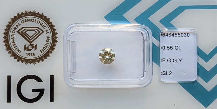 Ingen mindstepris - 1 pcs Diamant  (Naturfarvet)  - 0.56 ct - Rund - Fancy Grå Gul - SI2 - International Gemological Institute (IGI)