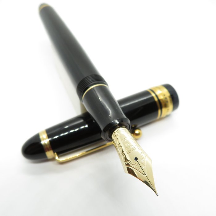 Pilot - Custom 743 (black) - 14K gold #15 nib (F) - Fyldepen