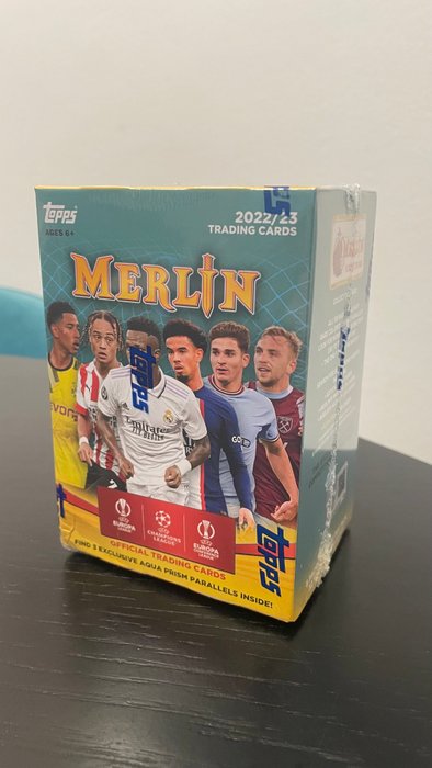 2022/23 Topps Merlin UEFA Ronaldo, Cristiano Ronaldo, Lionel Messi, Chase for autographs 8 packs per box, 4 cards per pack - 1 Sealed box - Glimrende (EX)