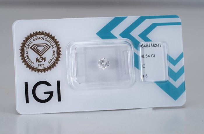 Ingen mindstepris - 1 pcs Diamant  (Natur)  - 0.54 ct - Rund - E - I3 - International Gemological Institute (IGI)