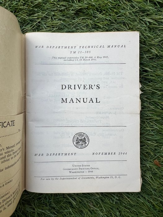 Verenigde Staten van Amerika - WW2 US Army Driver Manual - Keep 'm Rolling - Red Ball Express - Jeep - GMC - Dodge - 1944