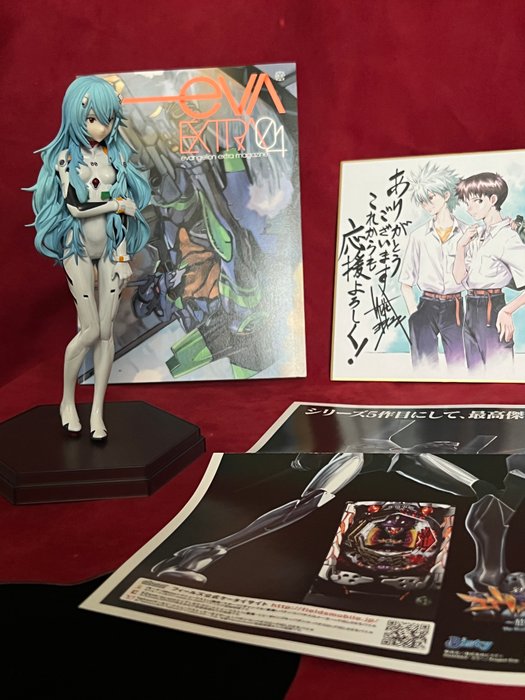 Neon Genesis Evangelion - 4 Exiquite Figurine  Poster  Magazine  Autograph Board