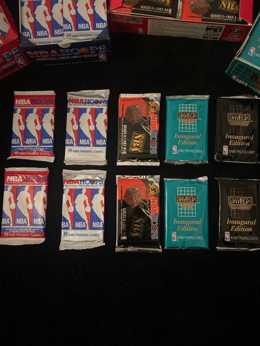 1990/91 and 93/94 NBA Hoops ; Skybox Series 1 and 2 - 10 Booster pack - Næsten så god som ny (NM)