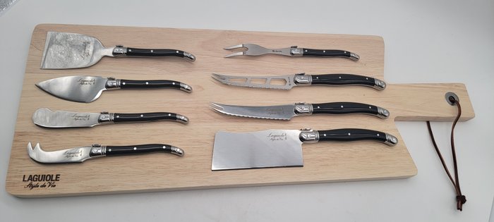 Laguiole Style de Vie - Bordknive sæt (8) - 8 forskellige sorte osteknive med serveringsbræt - Træ