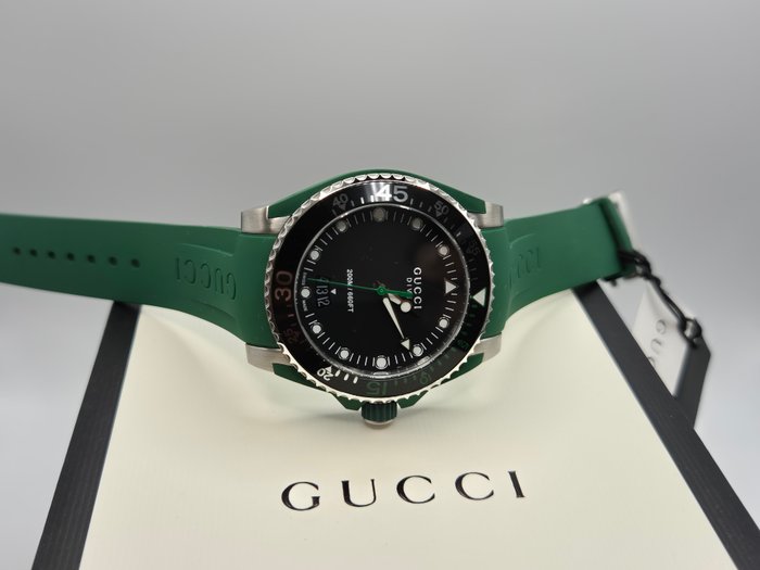 Gucci - Dive - Ingen mindstepris - YA136310 - Mænd - 2020+