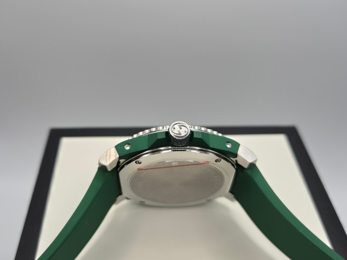 Gucci - Dive - Ingen mindstepris - YA136310 - Mænd - 2020+