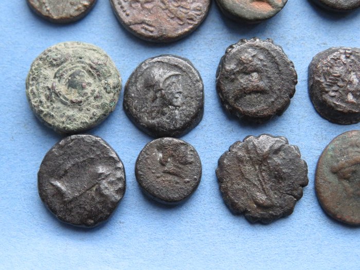 Grækenland (gamle). Lot of 15 Æ coins ca. 4th-2nd centuries BC  (Ingen mindstepris)