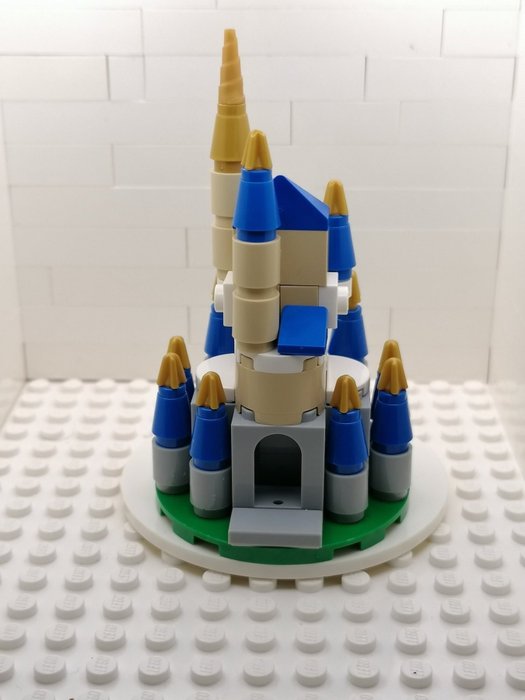 Lego - Lego NEW Exclusive Mini Disney castle