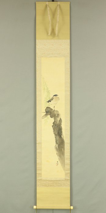 Heron Standing on Old Tree and Willow with Original Box (Tomobako) - with signature and seal 'Chikuho' 竹鳳 - Japan  (Ingen mindstepris)