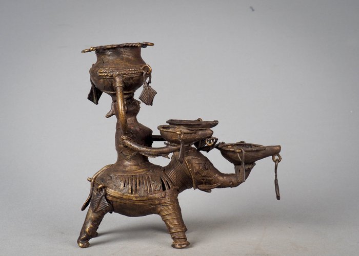 Bronze Lakshmi ceremoniel Dhokra Puja olielampe - 17 cm  (Ingen mindstepris)