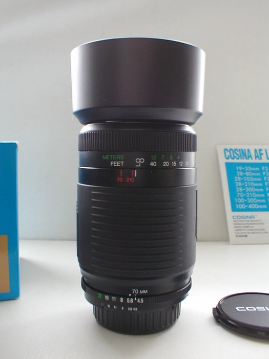 Cosina 70-210mm F/4.5-5.6 MC macro voor Nikon AF Telelinse