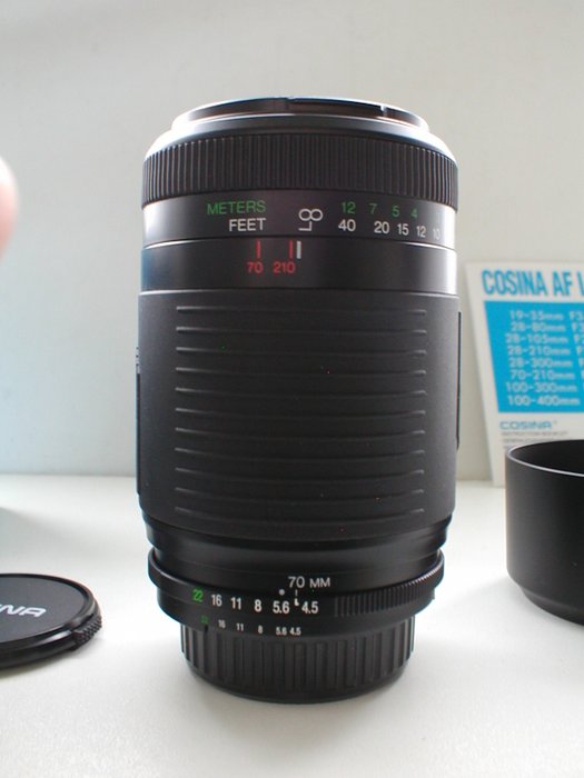 Cosina 70-210mm F/4.5-5.6 MC macro voor Nikon AF Telelinse