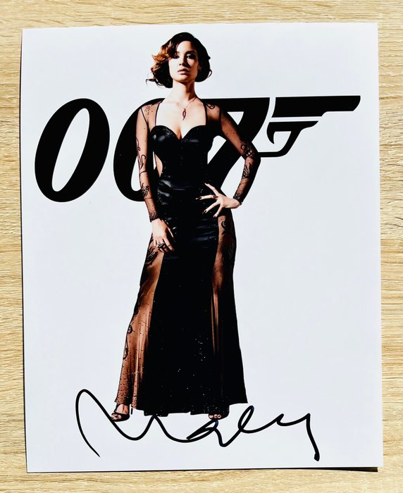 James Bond 007: Skyfall - Berenice Marlohe, signed with COA