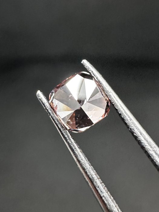 1 pcs Diamant  (Naturfarvet)  - 0.65 ct - Fancy Rosa Brun - Ikke specificeret i laboratorierapporten - Gemological Institute of America (GIA)