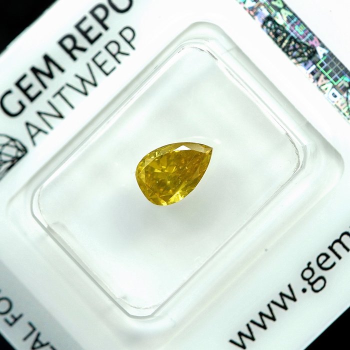 1 pcs Diamant  (Farvebehandlet)  - 1.04 ct - Pære - SI2 - Gem Report Antwerp (GRA)