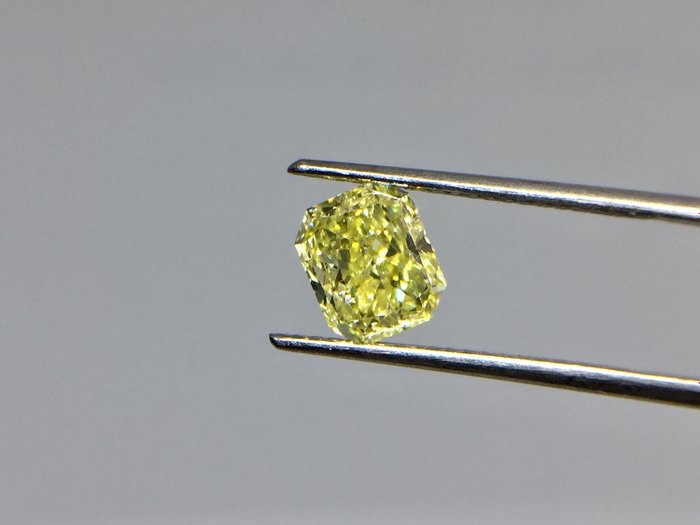 1 pcs Diamant  (Naturfarvet)  - 176 ct - Radiant - Fancy intense Gul - SI2 - International Gemological Institute (IGI)