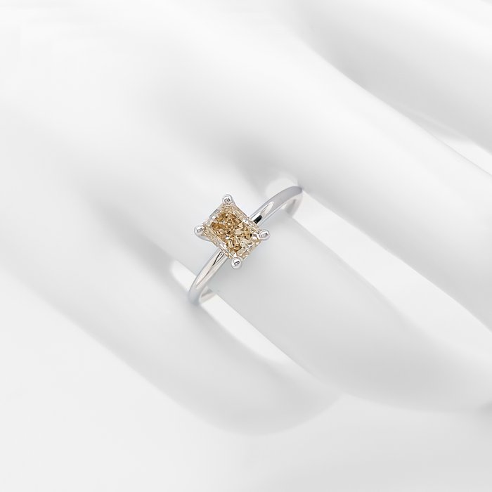 Ring - 14 karat Hvidguld -  1.16ct. tw. Gul Diamant (Naturfarvet)