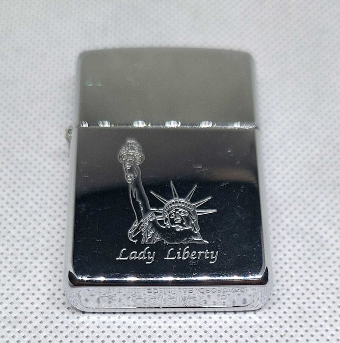 Zippo, Antiguo Cenicero Japones Y Zippo Lady Liberty Año 1995 Mes Marzo - Lighter - Stål -  (2)