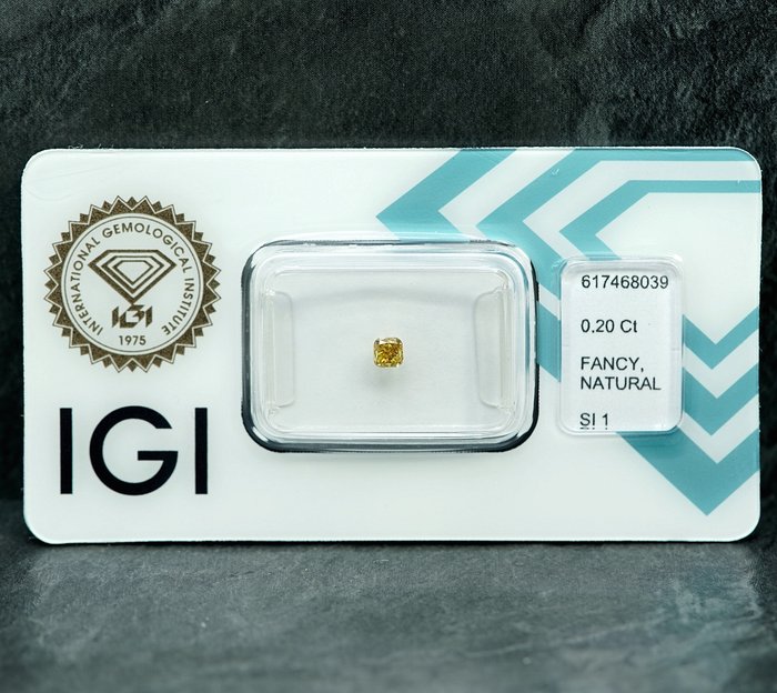 1 pcs Diamant  (Naturfarvet)  - 0.20 ct - Fancy intense Gul - SI1 - International Gemological Institute (IGI)