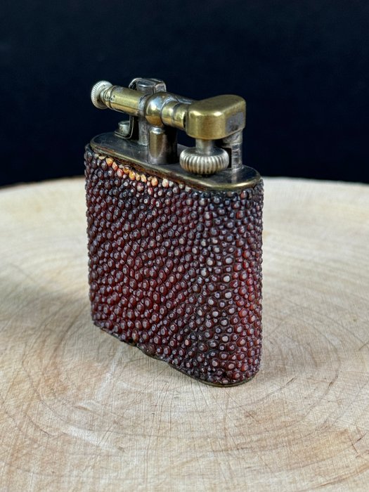 Dunhill - Unique sting ray skin Petrol - Lighter - Forsølvet