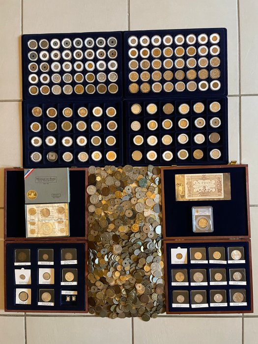 Frankrig. Lot de 7 kgs et 149 monnaies en capsules, coffret et billet française et Colonies. 1605-2007  (Ingen mindstepris)