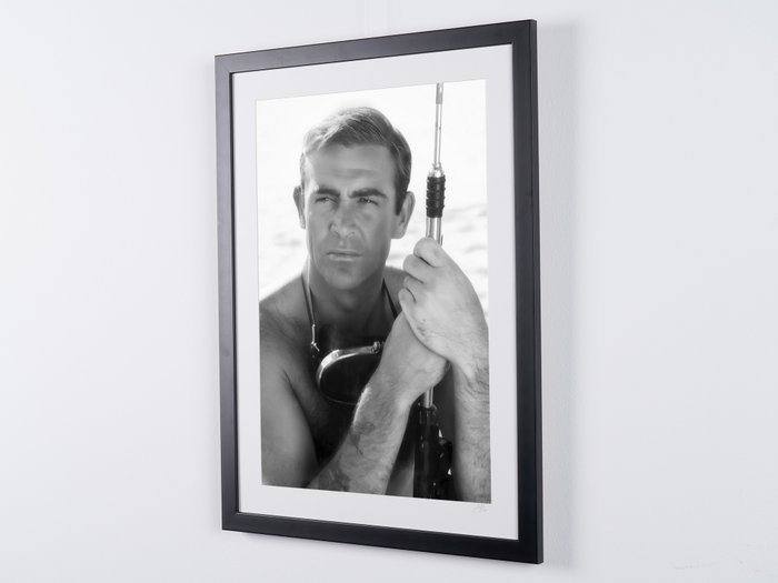 James Bond 007: Thunderball, Sean Connery as "James Bond 007 " - Fine Art Photography - Luxury Wooden Framed 70X50 cm - Limited Edition Nr 03 of 30 - Serial ID 16815 - Original Certificate (COA), Hologram Logo Editor and QR Code - 100% New items.