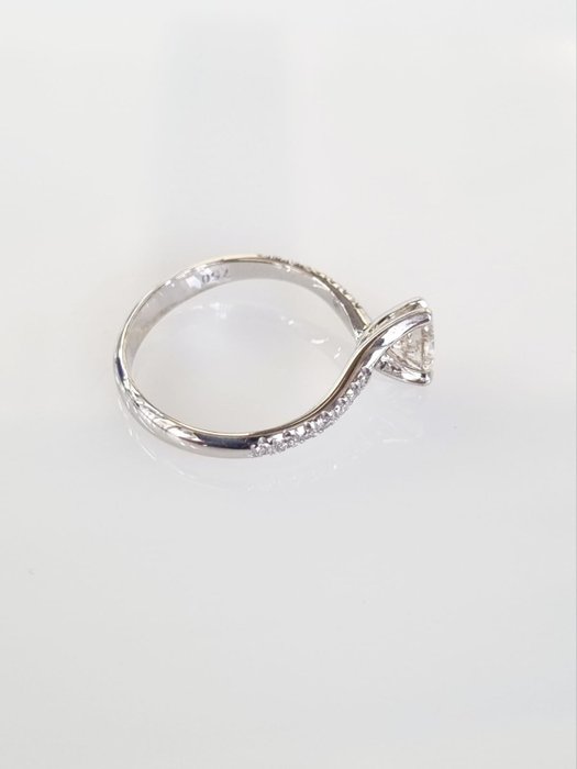 Forlovelsesring - 18 kraat Hvidguld -  0.87ct. tw. Diamant (Natur)