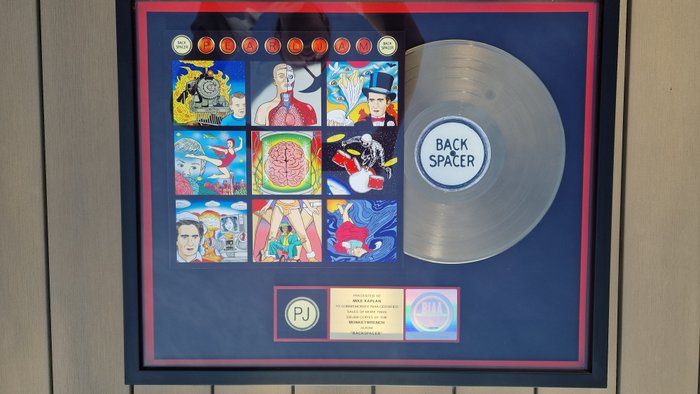 Officiel RIAA-pris RIAA award for Pearl Jam for "Backspacer" - Pearl Jam - Förenta staterna