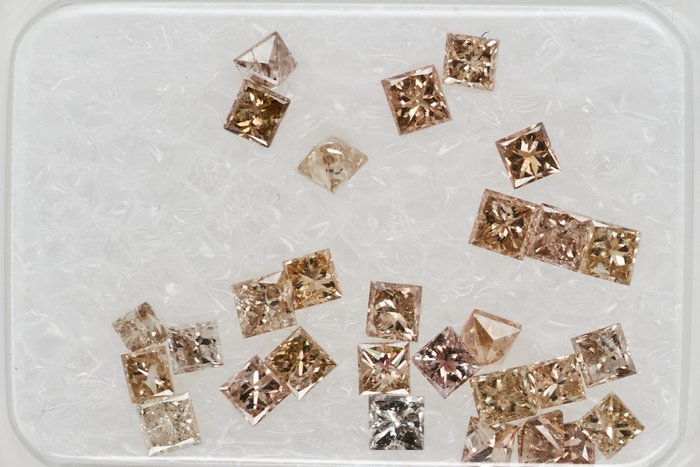 Ingen mindstepris - 29 pcs Diamant  (Naturfarvet)  - 113 ct Blandet brun - I3 SI1 - Gem Report Antwerp (GRA)