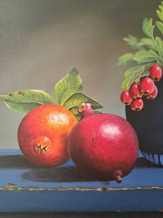 John Bijl (1951) - Granaatappels met meidoornbessen in een vaas