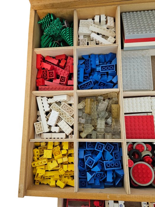 Lego - Vintage - Originele oude houten kist vol met Lego! Zeer Zeldzaam. Uit de 60s! In zeer goede staat!! - 1950-1960