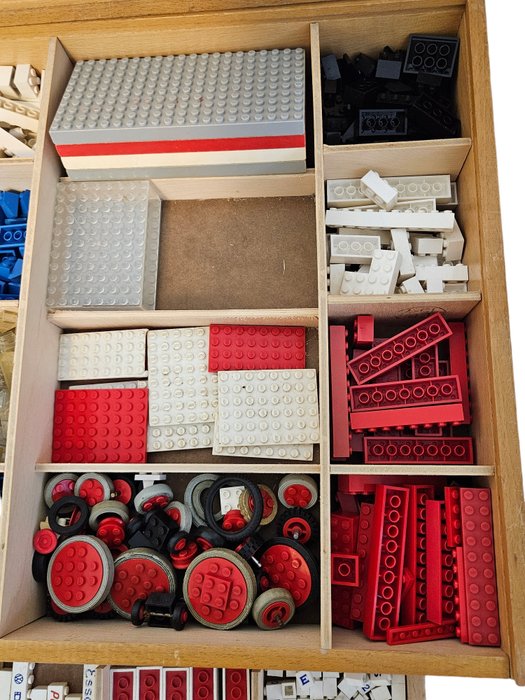 Lego - Vintage - Originele oude houten kist vol met Lego! Zeer Zeldzaam. Uit de 60s! In zeer goede staat!! - 1950-1960