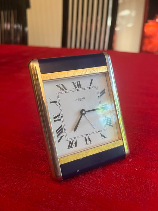 Bord- og skrivebordsure - Cartier -   Forgyldt Messing - 1980-1990 - Cartier Tank bordur