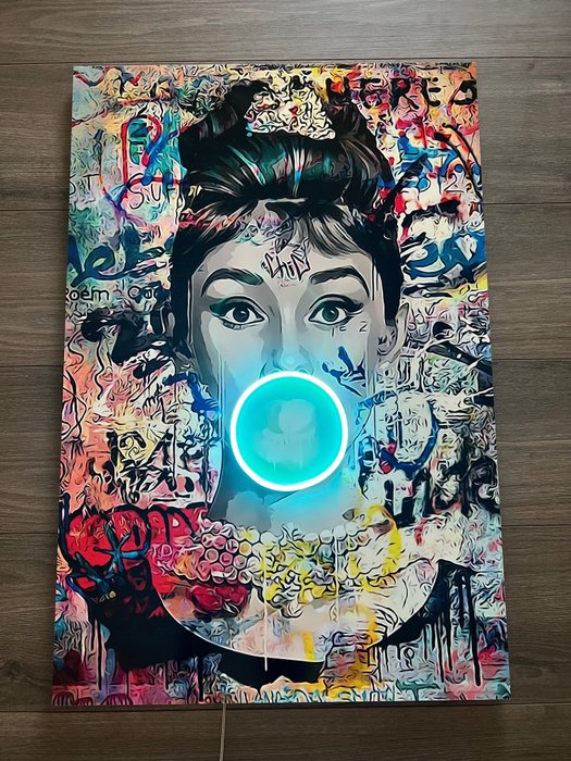 LEDMansion (1995) - Audrey Hepburn Bubblegum Led Wall Art