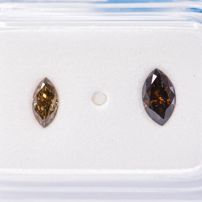 Ingen mindstepris - 2 pcs Diamant  (Naturfarvet)  - 0.52 ct - Marquise - Fancy dark, Fancy deep Grønlig, Orange Brun - SI1, SI2 - International Gemological Institute (IGI)