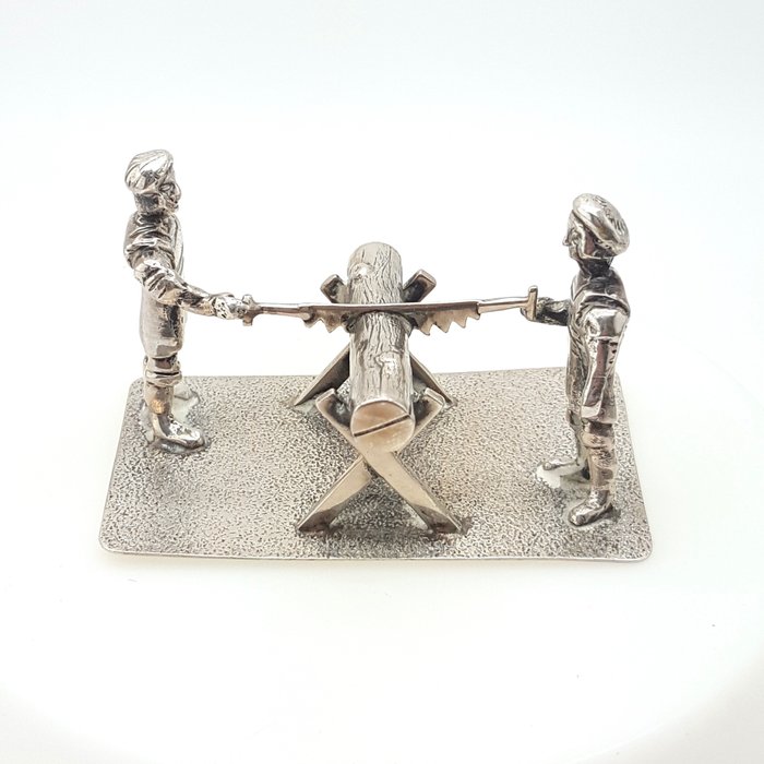 Miniature figurine - Twee mannen die hout zagen - .835 sølv