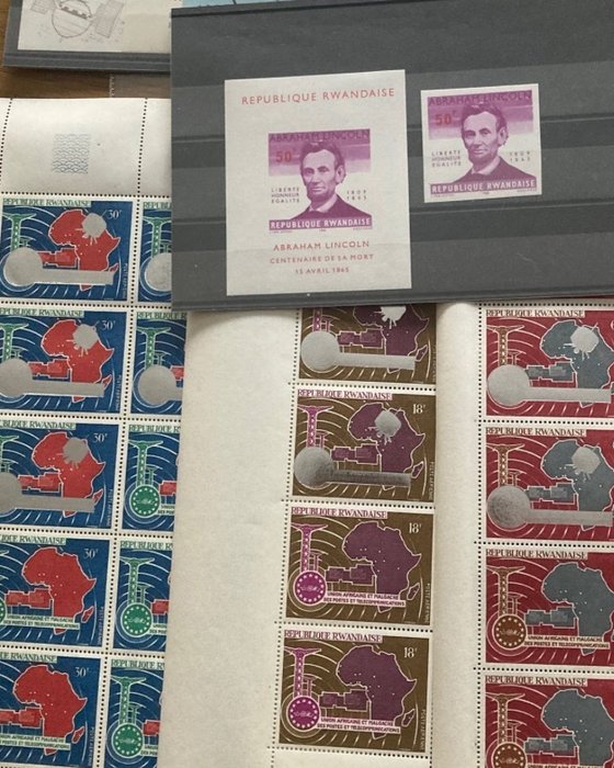 Rwanda 1965/1983 - Samling af uperforerede blokke/serier og komplette ark med luftpost - OBP / COB BL3-4-5-7 ONGETAND - PA1/3+1/3-Cu in velletjes van 10