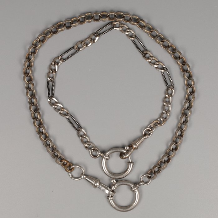 Horlogeketting / Chatelaine