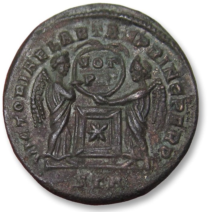 Romarriket Constantine I (AD 306-337) Follis Lyon mint circa 319 AD - mintmark STR - VICTORIAE LAETAE PRINC PERP star in altar -