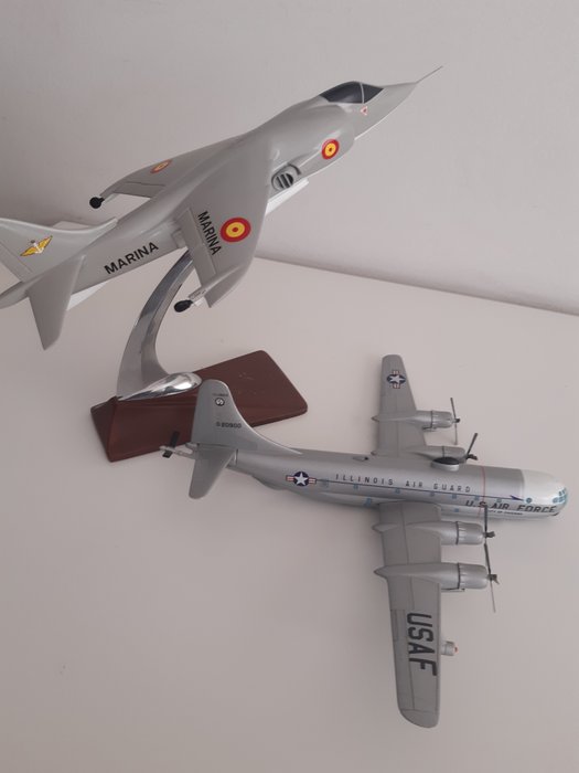 Corgi - Modelfly - Boeing Stratocruiser KC97 / Harrier AV-8B